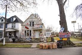 A Walk Down Heidelberg Street Detroit Michigan Abandoned Heidelberg Project Heidelberg