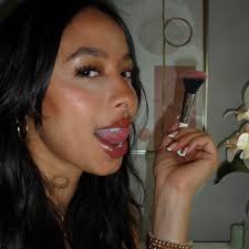 love being a woman 🎀 .