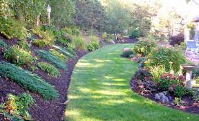 Landscape edging, sometimes referred to as a landscape border or a garden border, is a way to define specific areas of a lawn and give it a manicured appearance without spending a lot of money. Pin On Landscaping On A Hill