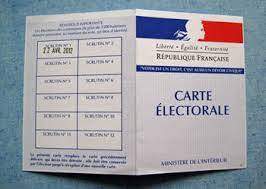 La carte électorale (appelée carte d'électeur) est un document prouvant l'inscription sur la liste mais un jeune qui atteint l'âge de 18 ans peut recevoir sa carte électorale à l'occasion d'une si votre carte électorale ne vous a pas été distribuée avant le scrutin, elle est conservée au bureau de vote. Le Droit De Vote Des Etrangers En France Et En Suisse