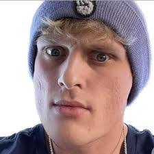 Armina Reyes's Instagram, Twitter & Facebook