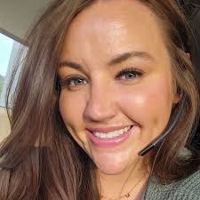 For 3 days these shoes have been in this exact spot right in front of the  beach path. I wonder if there is a story here?