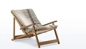 Gardenista 100 The Five Best Folding Canvas Deck Chairs Gardenista Outdoor Sling Chair Sling Chair Classic Outdoor Furniture