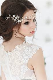 Gelinlikten ayakkabıya, makyajdan saça pek çok detay iyice düşünülüyor ve hayata geçiriliyor. 2021 Gelin Makyaji Ve Sac Trendleri Dugun Olsun Dugune Dair Ihtiyaciniz Olan Her Sey