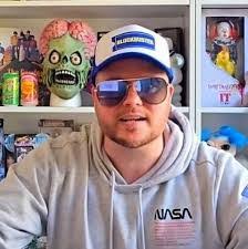 Andrew Dole's Instagram, Twitter & Facebook