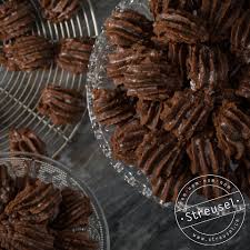 Barentatzen Schokoladenkekse Mit Gewurzen Rezept Von Streusel Rezept Schokoladenkekse Schokoladen Kekse Barentatzen Rezept