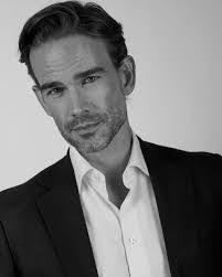 Chris Gorham's Instagram, Twitter & Facebook