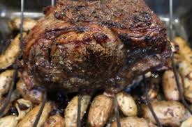 For cooking instructions for prime rib roast that is boneless the basic cooking time is for medium is a 3 to 4 pound prime rib roast should be cooked at 350 degrees fahrenheit for 23 to 30 minutes per pound, for a 4 to 6 pound prime rib roast you should cook it at 350 degrees fahrenheit for 18 to 20 minutes per pound Prime Rib Roast Herb Crusted Grow With Doctor Jo