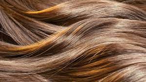 Si vos cheveux sont entièrement blancs, il est recommandé de choisir une coloration cheveux blancs. Le Balayage De Cheveux La Technique Ideale Pour Ma Coloration