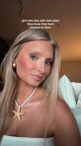 Maria Kellogg's Instagram, Twitter & Facebook