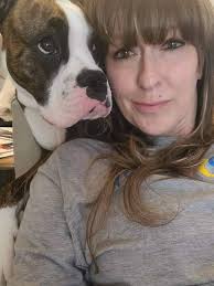 Do female boxers bond more with men?