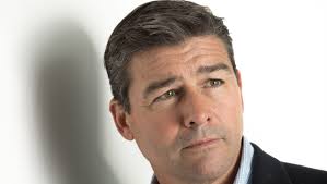 Kyle Chandler takes a beating and wins at comedy in 'Game Night'