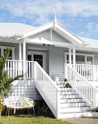 Stairs lead down to a private beach with some of the county's best surfing and fishing. How To Create A Hamptons Style Home Exterior Houzz Au