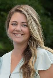 Karen Halder's Instagram, Twitter & Facebook