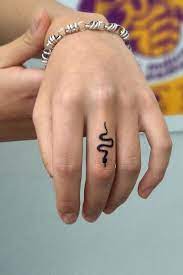 Finger Tattoos Simple Yet Unique Designs At Your Fingertips Glaminati Stylish Tattoo Finger Tattoos Finger Tattoo Designs
