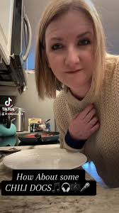 #chilli #cook #chillidogs #dinner #easydinner #kidschoiceawards #food  #groceries #instacart #cooking #cheerpractice #dinnerideas #cookwithme  #semihomemade #canchilli #cancha #dindin #supper ...