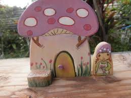 Bois Habitat Lavendar Champignon Top Play Set Lil Gnome Story Porte Waldorf Inspire Amusement Et Lunatique Habitat De Champignon Wood Toys Craft Stalls Crafts