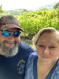 Whirlwind romance ends in mountain wedding