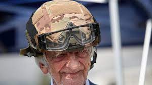 Explore @ryszardterlecki twitter profile and download videos and photos historyk, nauczyciel akademicki, profesor nauk humanistycznych, dziennikarz i polityk. Ryszard Terlecki Znowu Poczul Zew Wojny Na Pikniku W Krakowie Zalozyl Helm A Do Reki Wzial Bron Polityka Wiadomosci Gazeta Pl