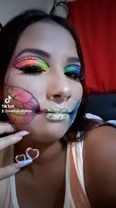 Makeup princess kiss