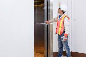 Elevator Mechanic Apprentice: What Is It? And How To Become One? |  Ziprecruiter