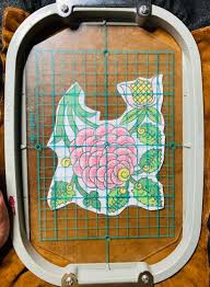 See more ideas about embroidery, embroidery patterns, embroidery designs. Small Purse With Metal Frame And Zinnia Embroidery Advanced Embroidery Designs