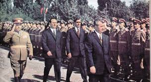 Un excelent referat despre relieful glaciar in general in romania, plus exemplificari. Comunism Sau DemocraÈie Presa LocalÄ