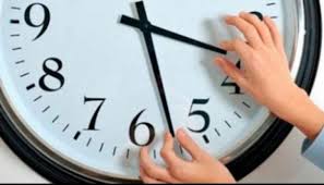 Țările care decid să rămână la ora de vară vor schimba ceasul în ultima duminică din luna martie a anului 2021, adică în noaptea de 27 spre 28 martie 2021. 2021 Ar Putea Fi Ultimul An In Care Se SchimbÄƒ Ora Biz Brasov