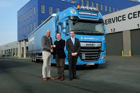 Jacques van moer mes interpretation personnelle 2016+duo. Van Moer Logistics Neemt De Sleutels Van De Eerste Nieuwe Daf Xf In Ontvangst Uit Een Bestelling Van 60 Voertuigen Daf Trucks Belgie Belgique