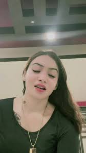 Fatima Khan Outfits Review