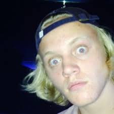 Stream W A V A N music