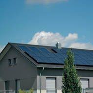 Photovoltaik Oder Solarthermie Aufdach Oder Indach Fur Jede Solaranlage Gibt Es Die Passende Befestigung Solarthermie Solaranlage Solaranlage Dach