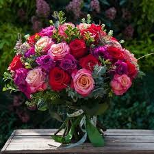 Pin By L On Flowers 123 In 2020 Luxury Flowers Valentines Flowers Luxury Flower Arrangement