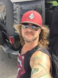 Make your reservation for the celebratory show