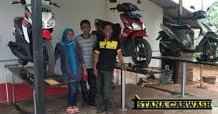 Konsumen Hidrolik Motor Dengan Gambar Istana
