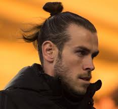 If other football players wear their hair clean and short, carath bale wears his locks long. Real Madrid Reportedly Ready To Ditch Gareth Bale In The Summer As Likes Of Marco Asensio Take Over