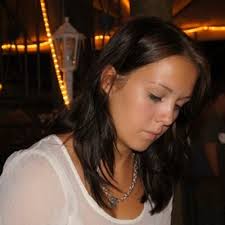 Shari Muller's Instagram, Twitter & Facebook