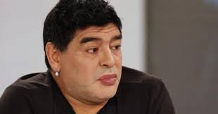 サッカー界の偉人 マラドーナ が整形手術を受けた結果 おネェ になってしまい世界中で大騒ぎに imagens engracadas jornalismo engracado