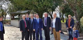 Αδωνισ γεωργιαδησ>ζητώ συγνώμη από τον εβραϊκό λαό. Para To Sthsimo Apo8ew8hke O Adwnis Gewrgiadhs Fwto Trikalavoice