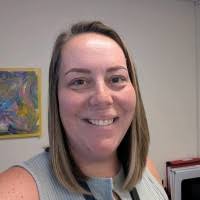 200+ profilů „Nothstein“