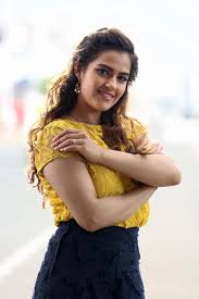 Beauty Galore HD : Kavya Thapar Looking So Sweet and Dashing In Black Long  Skirt and Mule Sandal