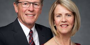 Annette Rawson's Instagram, Twitter & Facebook