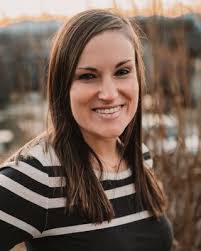 Lauren Kulp's Instagram, Twitter & Facebook