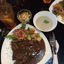 Menu yang menarik, rasa yang sedap dan ruang makan yang luas dan selesa ini sering menjadi pilihan para pelanggan yang datang secara berkumpulan mma santai corner adalah sebuah medan selera yang dikatakan terbesar di nilai. 20 Tempat Makan Best Di Nilai Saji My