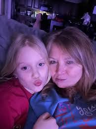 Amanda Hitt's Instagram, Twitter & Facebook