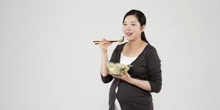 Kini bunda telah memasuki bulan untuk melahirkan calon bayi. Makanan Sehat Untuk Ibu Hamil 7 Dan Porsi Yang Tepat
