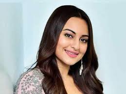 Sonakshi Sinha Height, Age, Family, Wiki & More