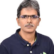 As part of our second semester in the Robotics MSc program at the  University of Glasgow, we were challenged to design a “Robo Warrior” using  the LEGO EV3 kit — a robot