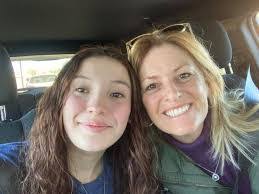 Angelica Keith's Instagram, Twitter & Facebook