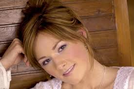 Born 5 august 1984) is a german singer, dancer, entertainer, television presenter, and actress. Helene Fischer Frisuren Kurzhaarschnitt Bis Lockenmahne